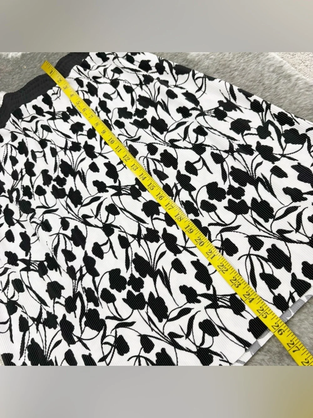 Leota Black and White Floral Pleated Skirt XXL